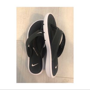 NIKE MEMORY FOAM FLIP FLOPS